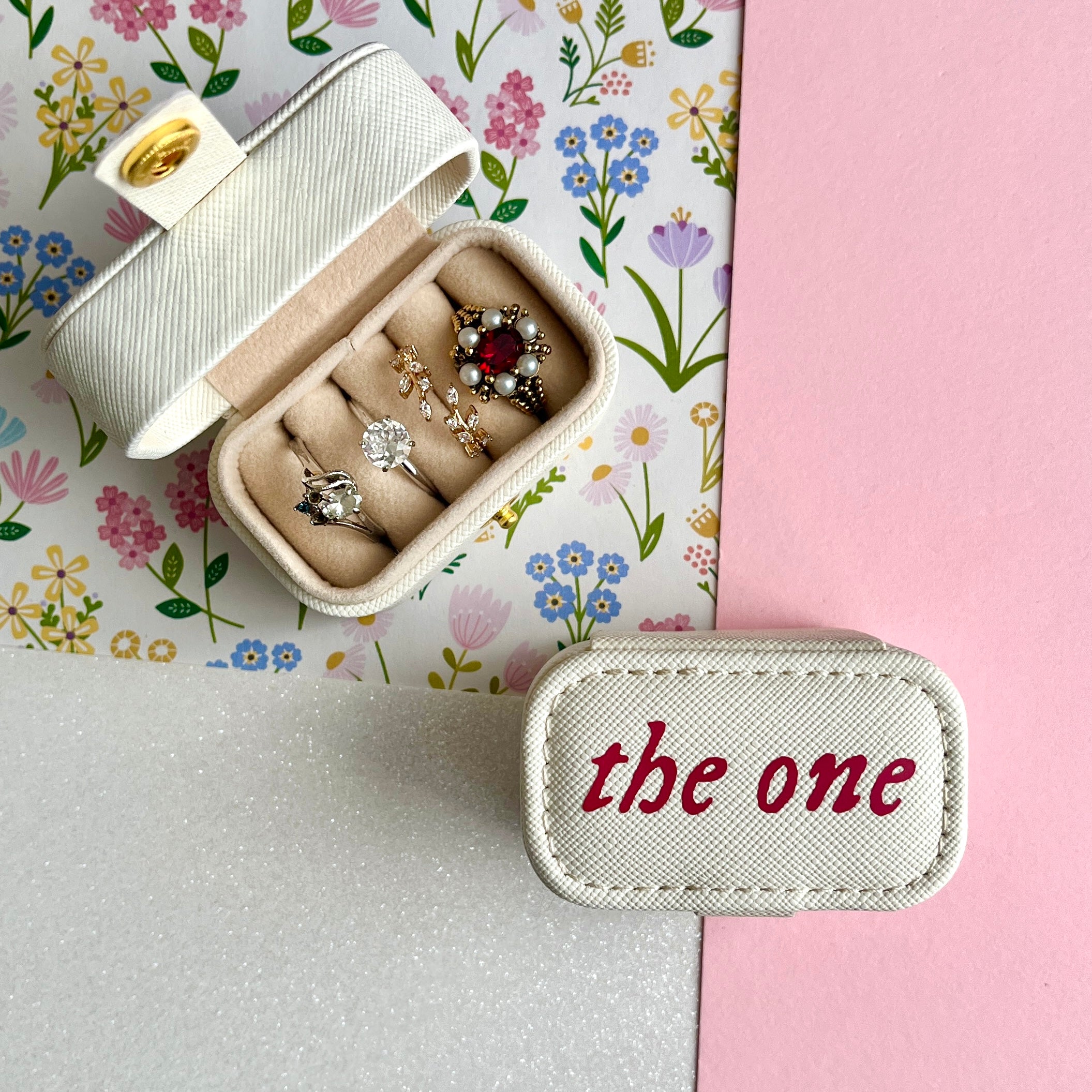 the one - four slot ring box