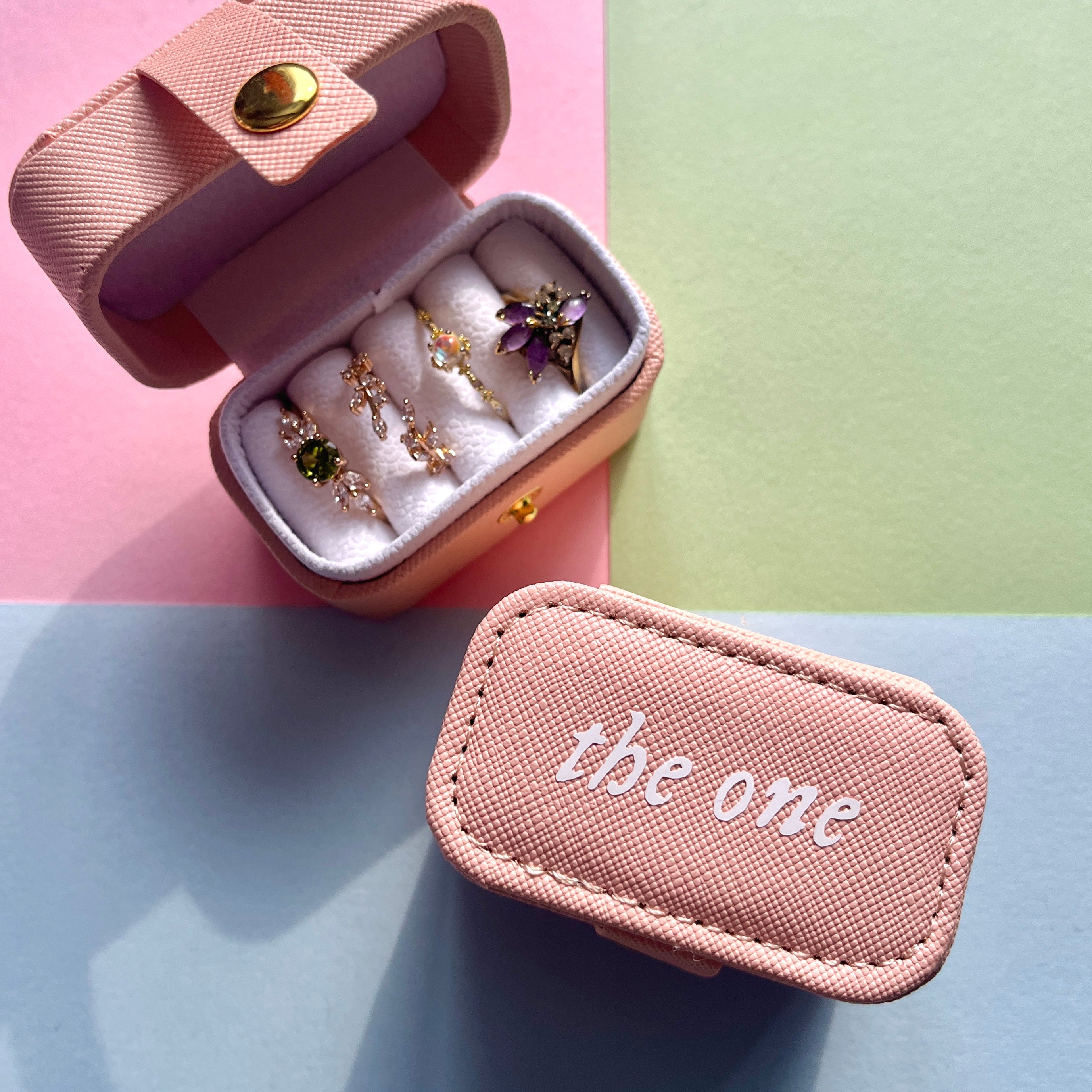 the one - four slot ring box